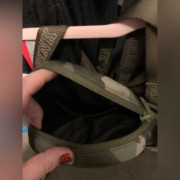 PINK Victoria’s Secret bundle of 2 bags. One cross body and one mini backpack - Picture 6 of 7